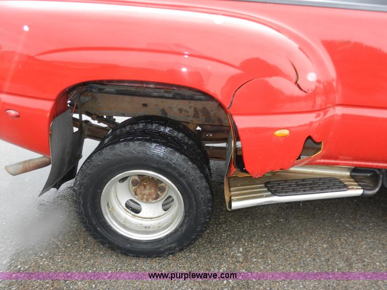 image for item H9574 2003 Chevrolet Silverado 3500 LT Crew Cab pickup truck