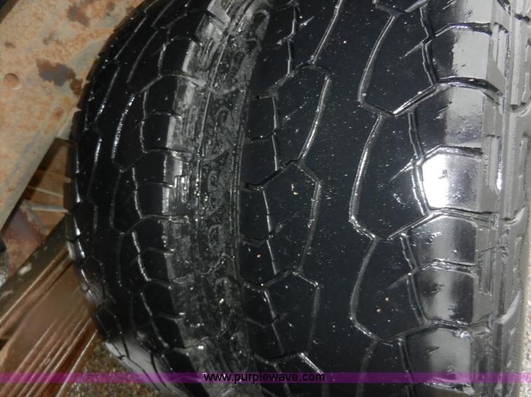 image for item H9574 2003 Chevrolet Silverado 3500 LT Crew Cab pickup truck