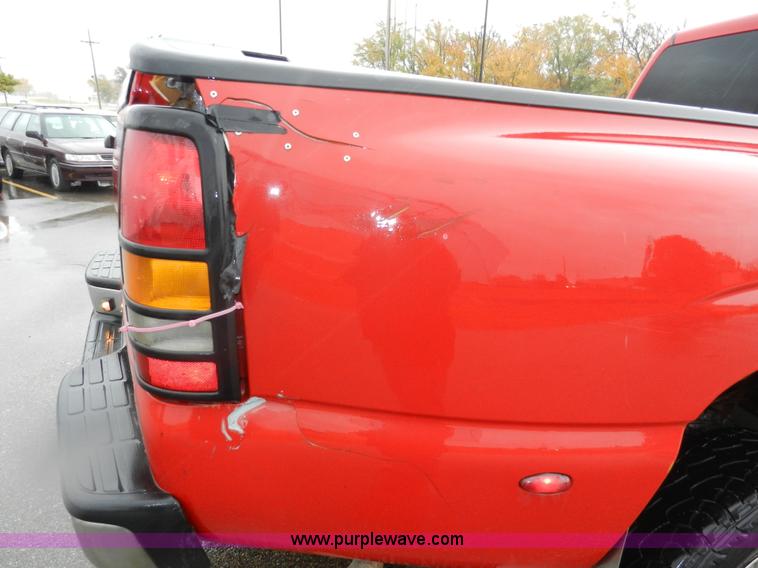 image for item H9574 2003 Chevrolet Silverado 3500 LT Crew Cab pickup truck