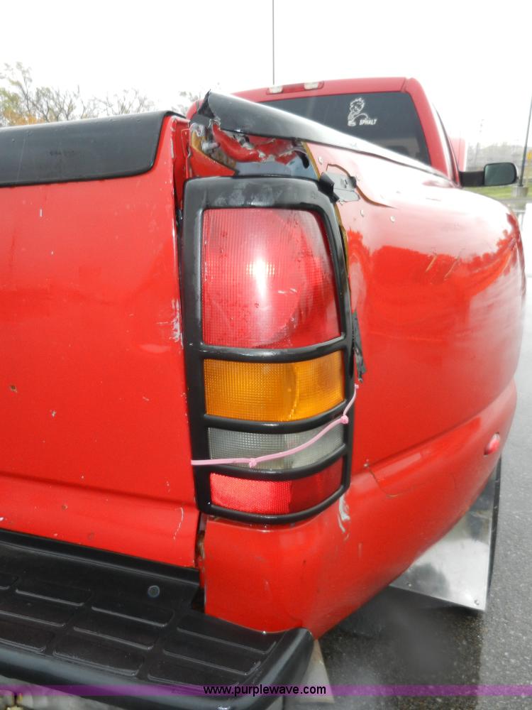 image for item H9574 2003 Chevrolet Silverado 3500 LT Crew Cab pickup truck