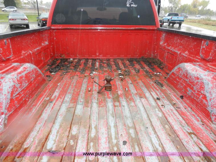 image for item H9574 2003 Chevrolet Silverado 3500 LT Crew Cab pickup truck