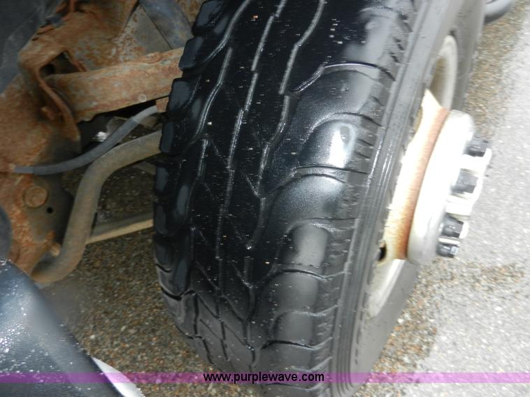 image for item H9574 2003 Chevrolet Silverado 3500 LT Crew Cab pickup truck