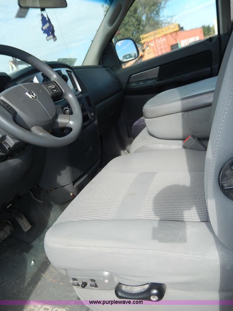 image for item H9581 2007 Dodge Ram 2500 SLT Quad Cab pickup truck