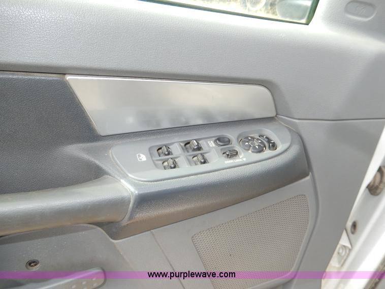 image for item H9581 2007 Dodge Ram 2500 SLT Quad Cab pickup truck