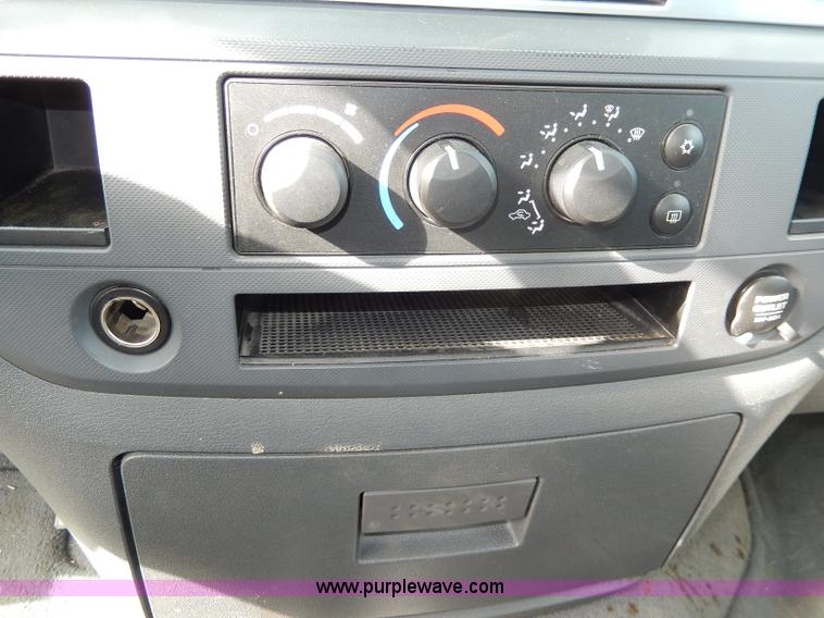 image for item H9581 2007 Dodge Ram 2500 SLT Quad Cab pickup truck