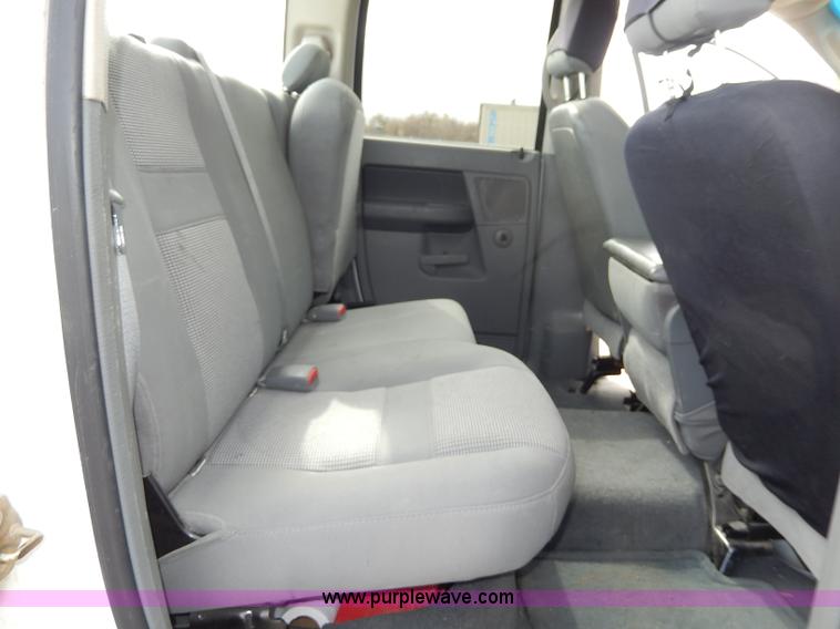 image for item H9581 2007 Dodge Ram 2500 SLT Quad Cab pickup truck