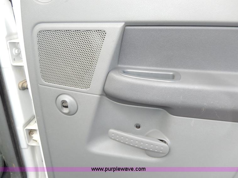 image for item H9581 2007 Dodge Ram 2500 SLT Quad Cab pickup truck
