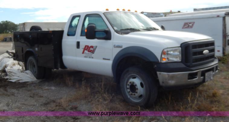 image for item H9582 2006 Ford F450 Super Duty XL SuperCab utility truck