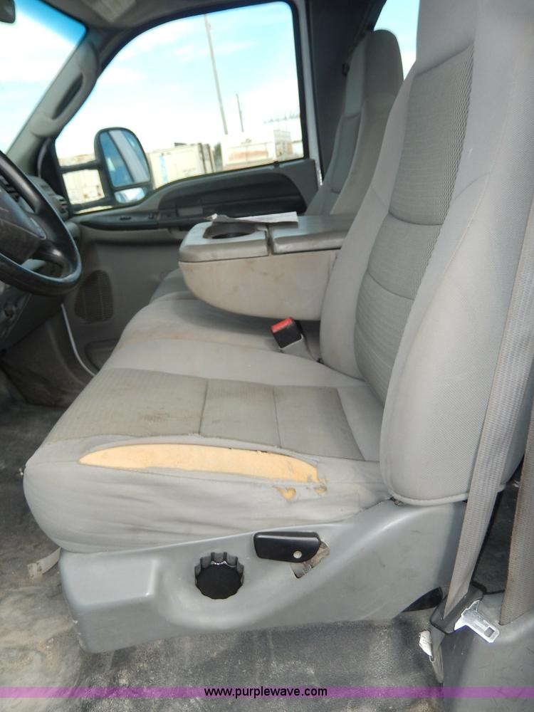 image for item H9582 2006 Ford F450 Super Duty XL SuperCab utility truck