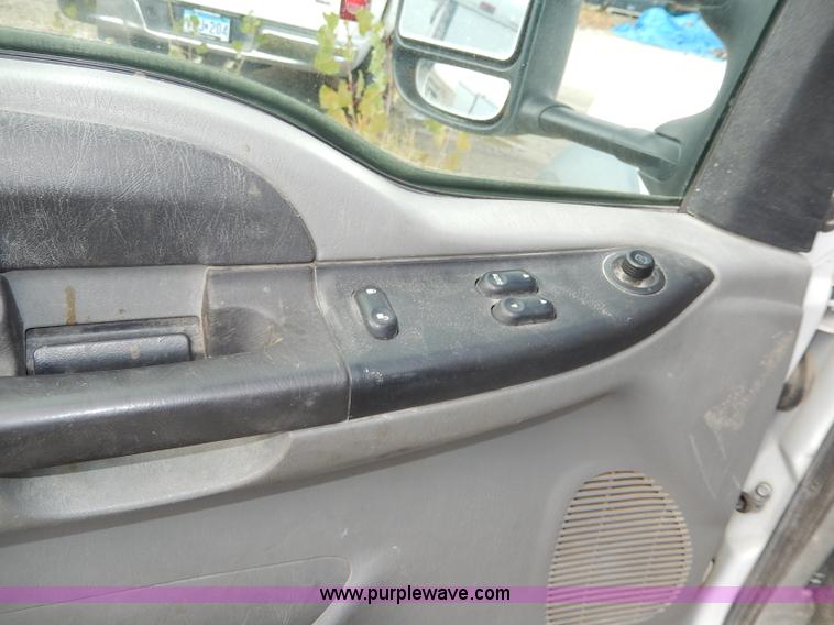 image for item H9582 2006 Ford F450 Super Duty XL SuperCab utility truck
