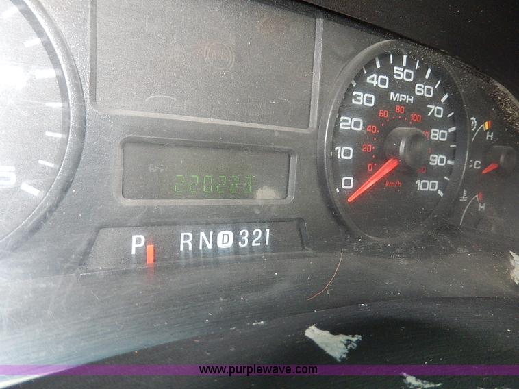 image for item H9582 2006 Ford F450 Super Duty XL SuperCab utility truck