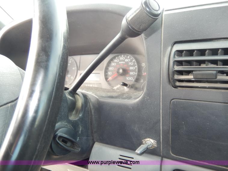 image for item H9582 2006 Ford F450 Super Duty XL SuperCab utility truck