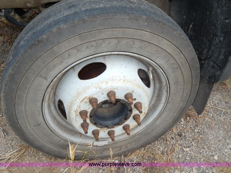 image for item H9582 2006 Ford F450 Super Duty XL SuperCab utility truck