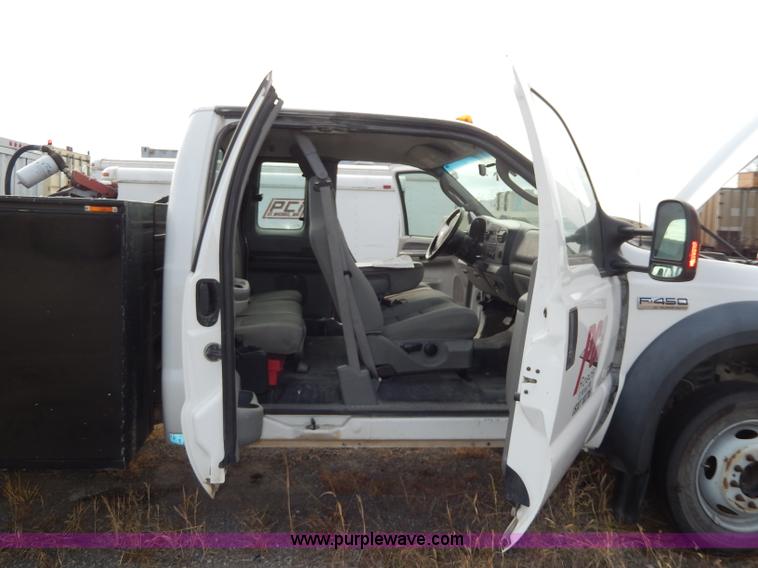 image for item H9582 2006 Ford F450 Super Duty XL SuperCab utility truck