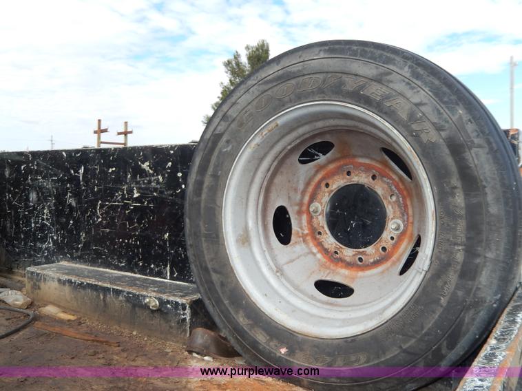 image for item H9582 2006 Ford F450 Super Duty XL SuperCab utility truck