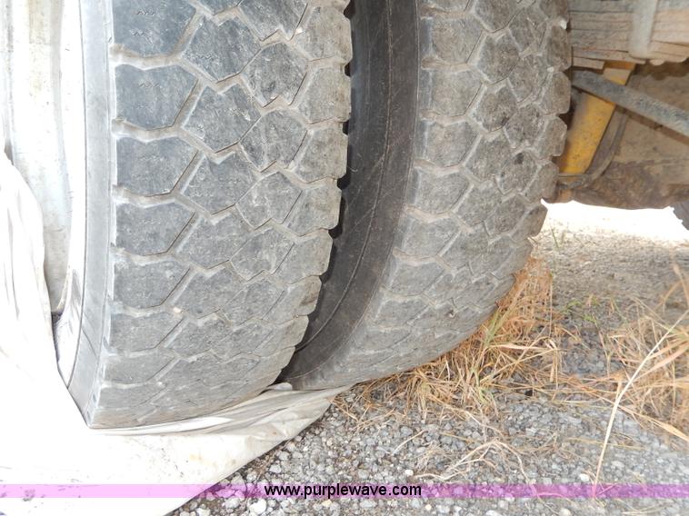 image for item H9582 2006 Ford F450 Super Duty XL SuperCab utility truck