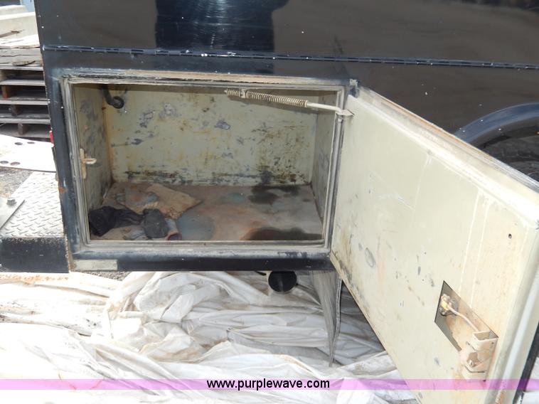 image for item H9582 2006 Ford F450 Super Duty XL SuperCab utility truck