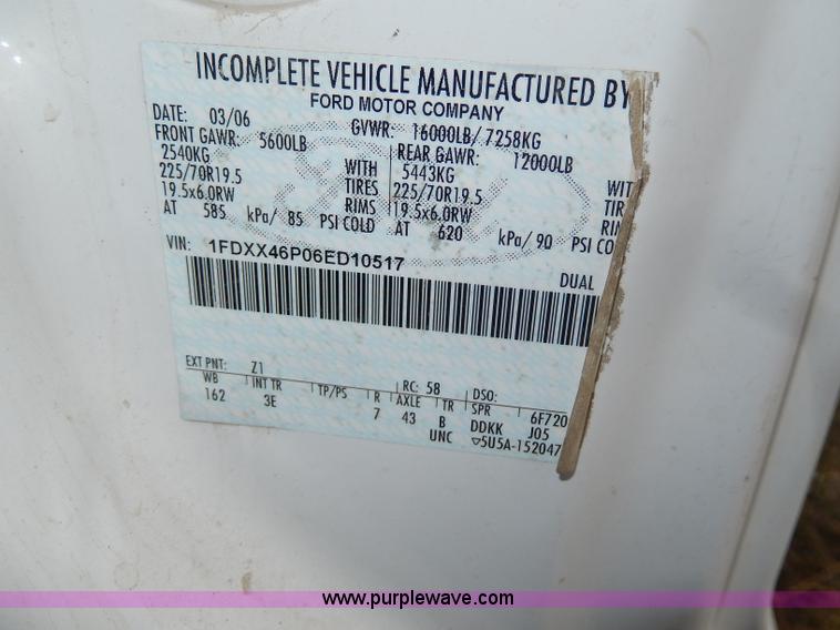 image for item H9582 2006 Ford F450 Super Duty XL SuperCab utility truck