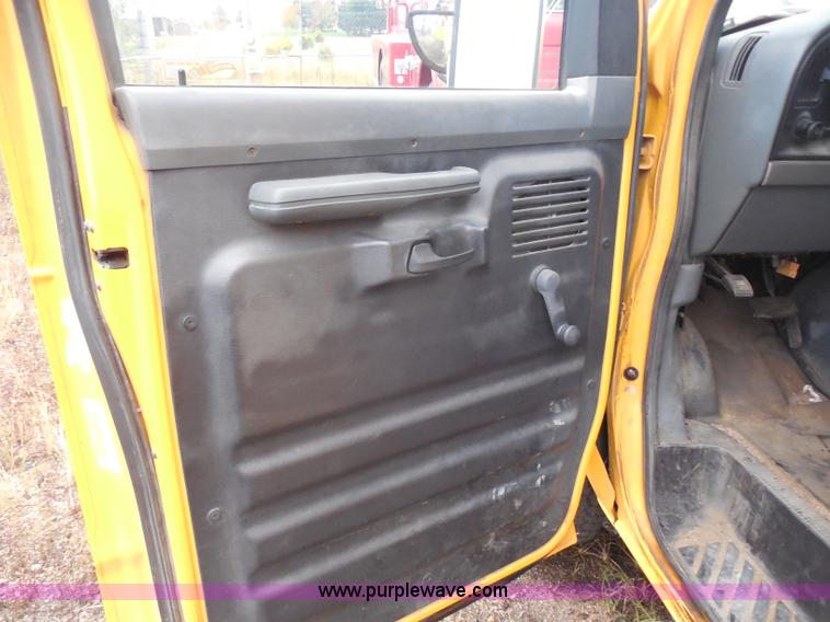 image for item I1262 1993 Ford Econoline E350 school bus