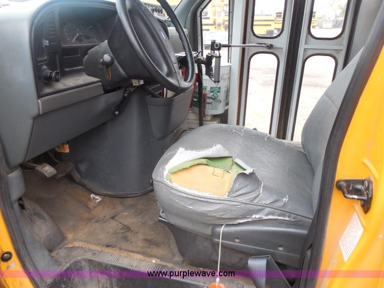 image for item I1262 1993 Ford Econoline E350 school bus