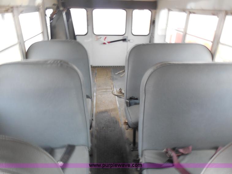 image for item I1262 1993 Ford Econoline E350 school bus