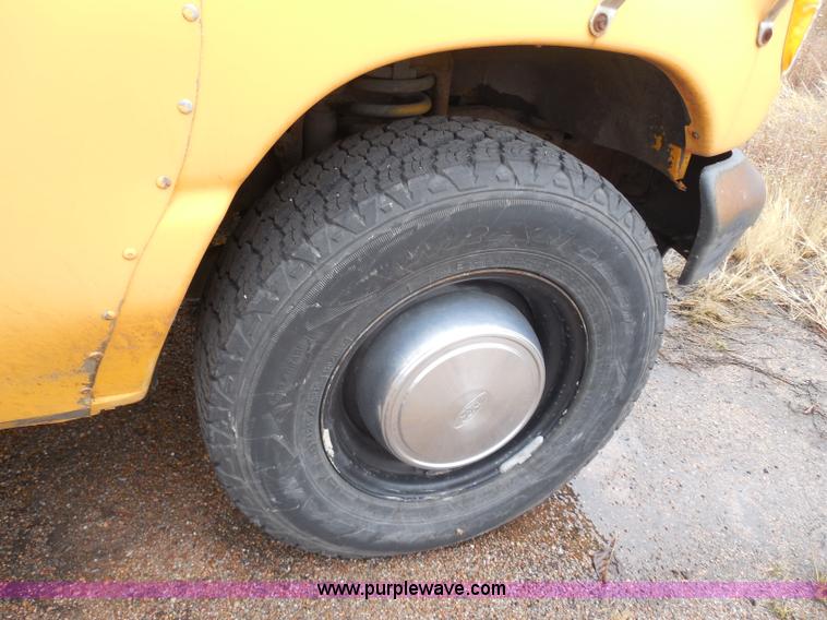 image for item I1262 1993 Ford Econoline E350 school bus