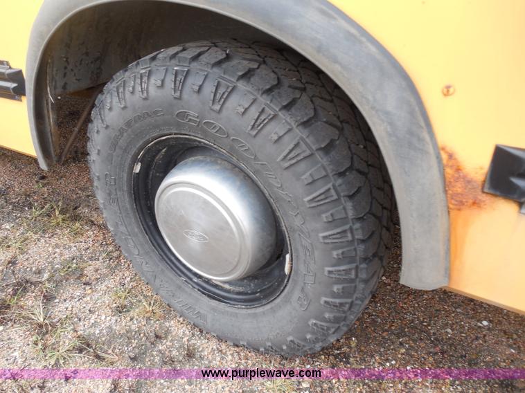 image for item I1262 1993 Ford Econoline E350 school bus