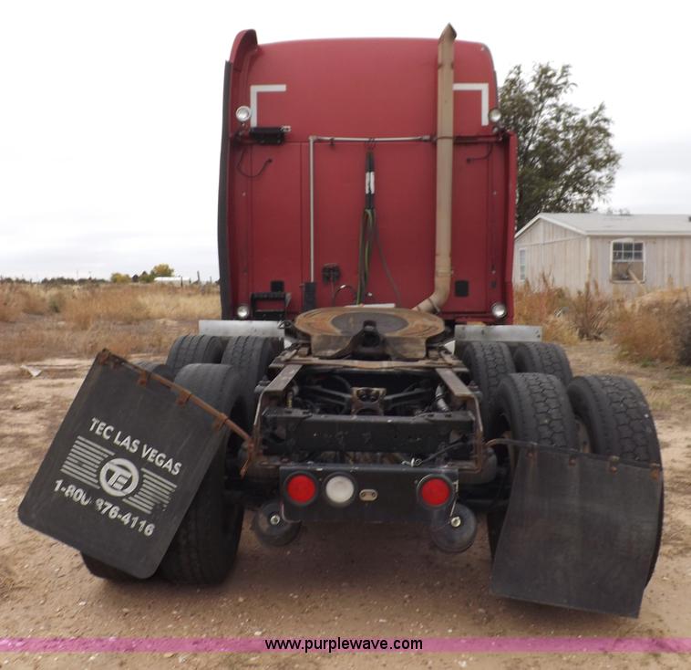 image for item I8328 2004 Kenworth T2000 semi truck