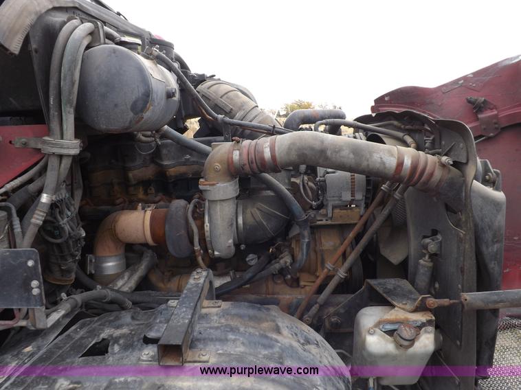 image for item I8328 2004 Kenworth T2000 semi truck