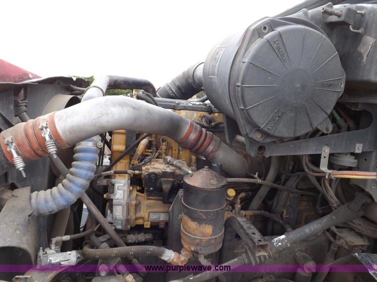 image for item I8328 2004 Kenworth T2000 semi truck