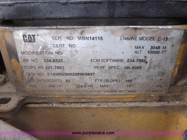 image for item I8328 2004 Kenworth T2000 semi truck