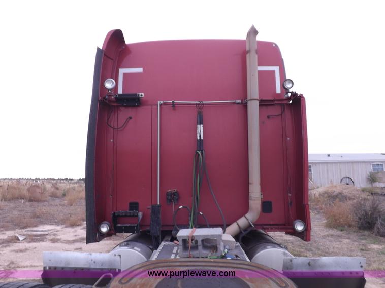 image for item I8328 2004 Kenworth T2000 semi truck