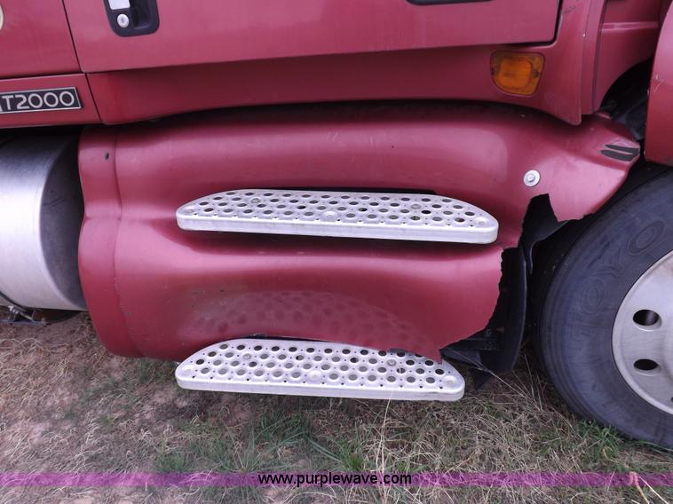 image for item I8328 2004 Kenworth T2000 semi truck