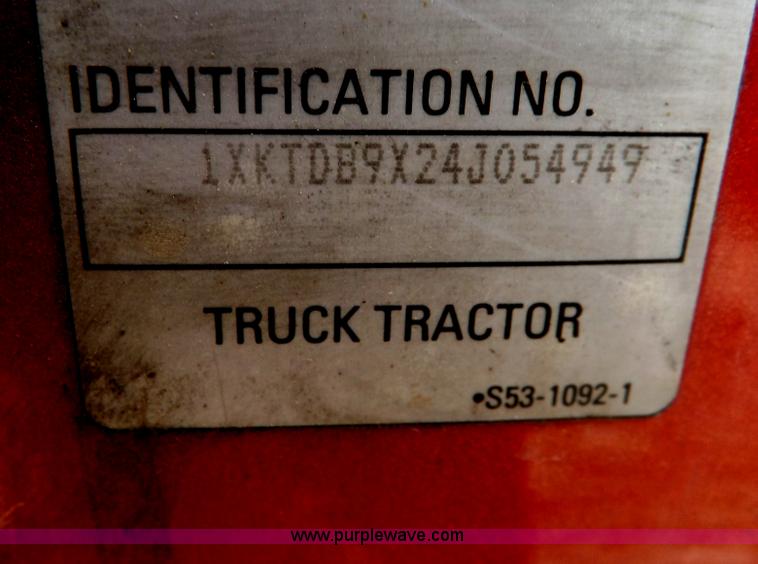 image for item I8328 2004 Kenworth T2000 semi truck