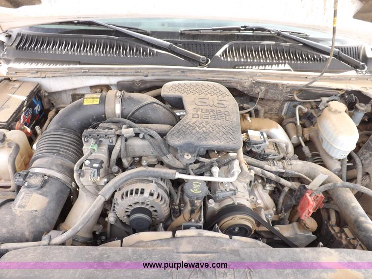 image for item I8332 2006 Chevrolet Silverado 3500 pickup truck cab and chassis