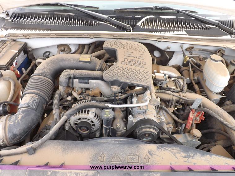 image for item I8333 2005 Chevrolet Silverado 3500 pickup truck cab and chassis