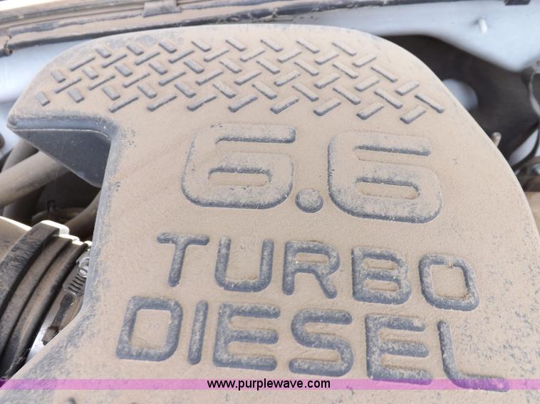 image for item I8333 2005 Chevrolet Silverado 3500 pickup truck cab and chassis