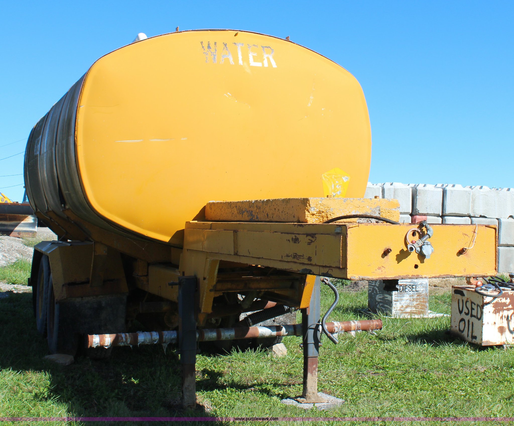 1983 shop built 5,000 gallon water tank trailer in Leavenworth, KS