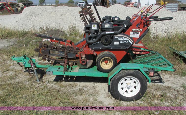 image for item AY9737 2007 Ditch Witch 1330 trencher