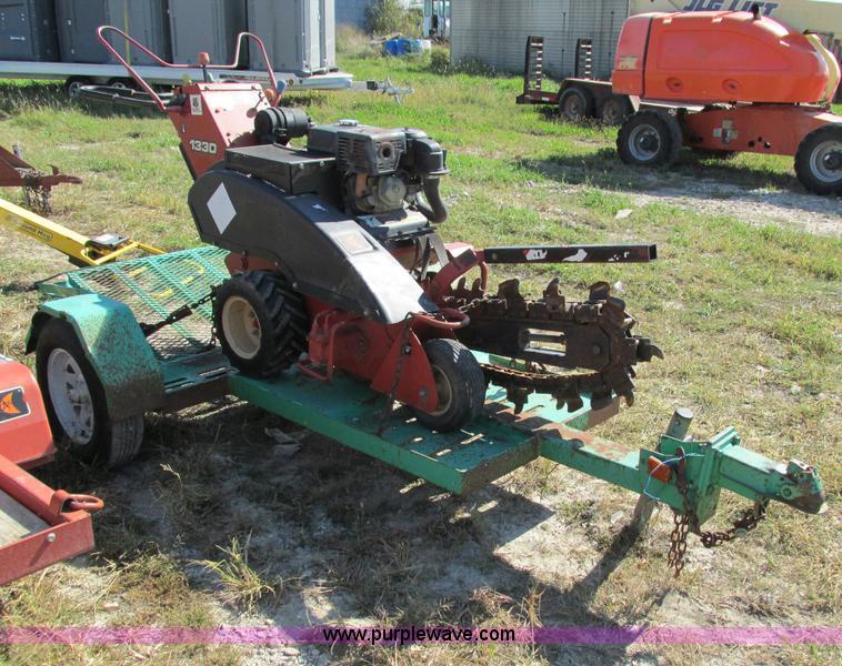 image for item AY9737 2007 Ditch Witch 1330 trencher