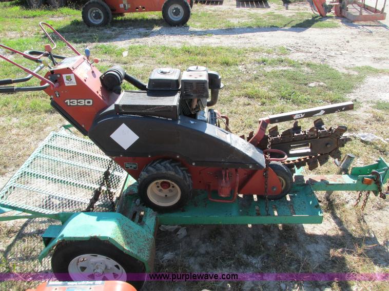 image for item AY9737 2007 Ditch Witch 1330 trencher