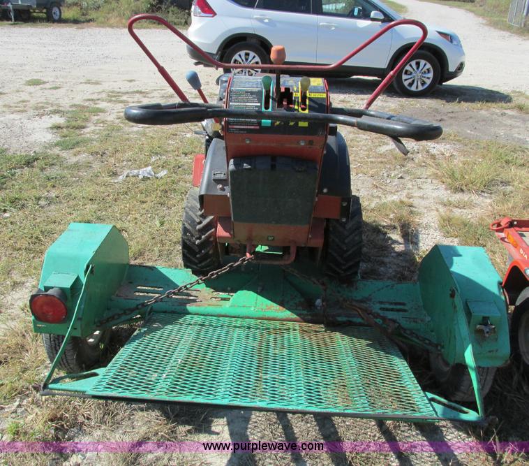 image for item AY9737 2007 Ditch Witch 1330 trencher
