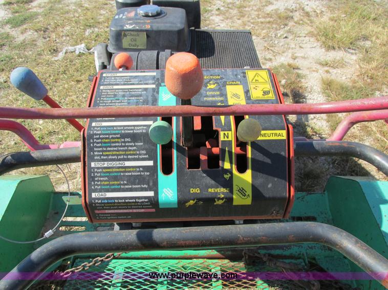 image for item AY9737 2007 Ditch Witch 1330 trencher