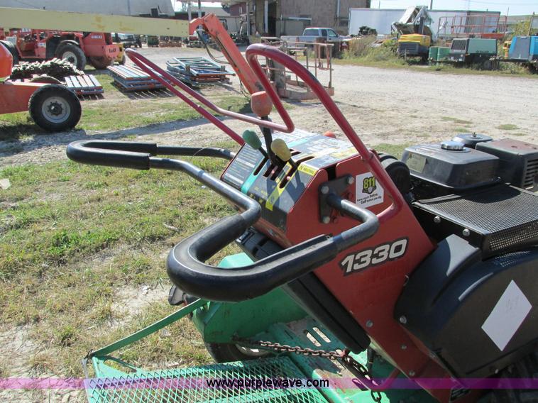 image for item AY9737 2007 Ditch Witch 1330 trencher