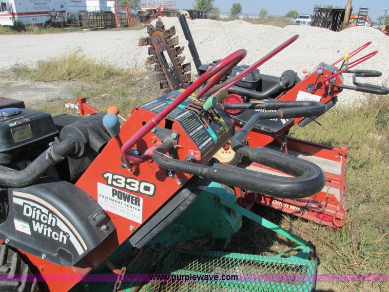 image for item AY9737 2007 Ditch Witch 1330 trencher
