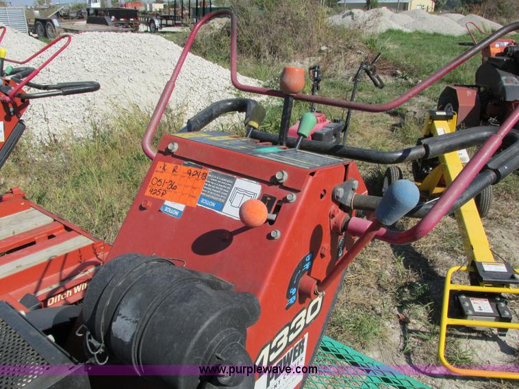 image for item AY9737 2007 Ditch Witch 1330 trencher