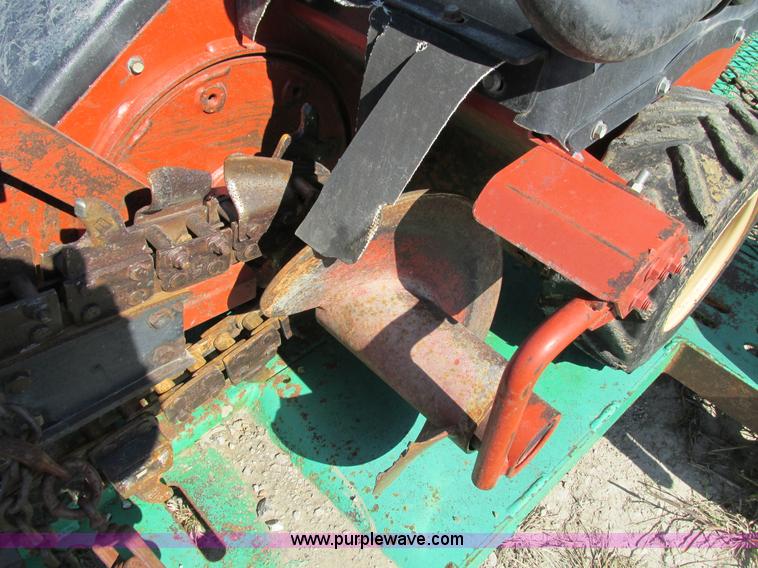 image for item AY9737 2007 Ditch Witch 1330 trencher