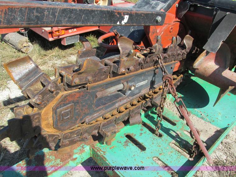 image for item AY9737 2007 Ditch Witch 1330 trencher