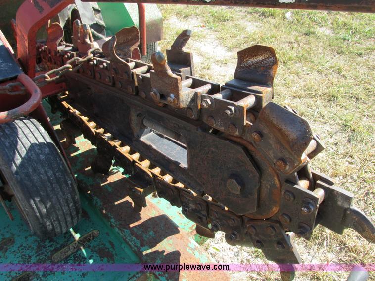 image for item AY9737 2007 Ditch Witch 1330 trencher