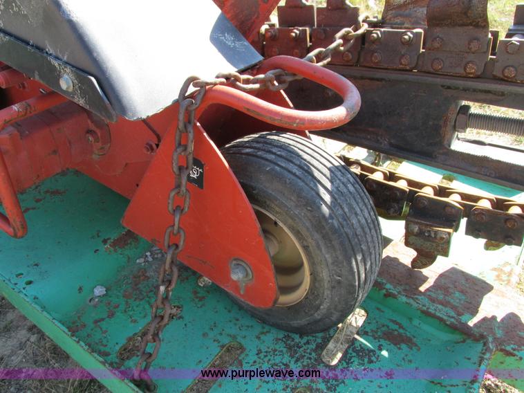 image for item AY9737 2007 Ditch Witch 1330 trencher